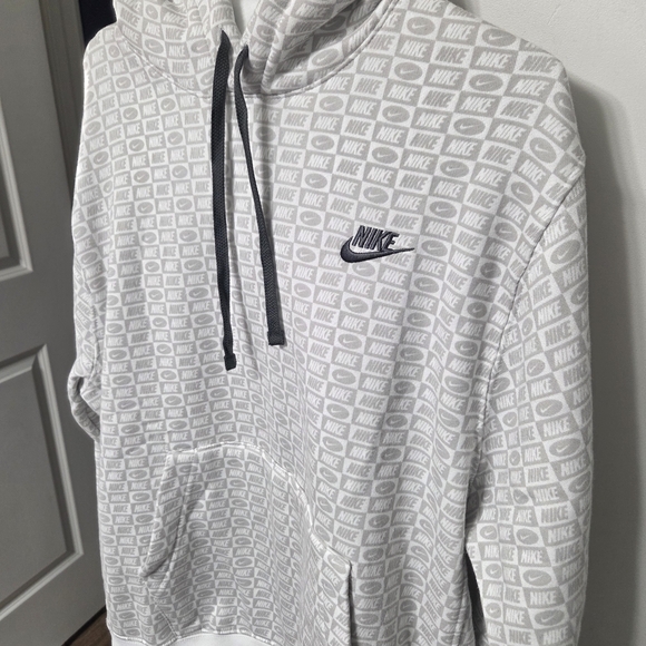 Nike Gray Patterned Men's Hoodie NWOT - Picture 1 of 7